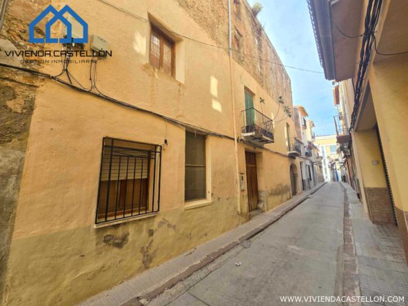Casa adosada C/San Cristóbal de Almazora