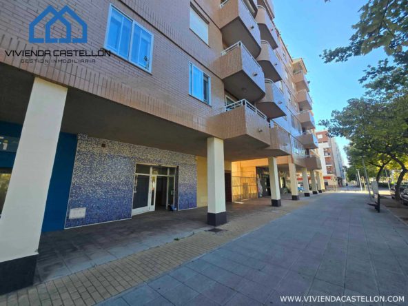 Local frente Universidad de Castellón